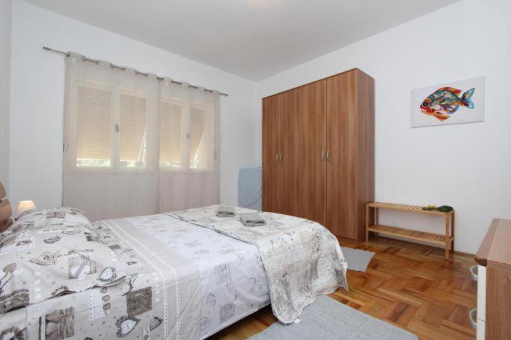 罗维尼Apartman Sator公寓 外观 照片
